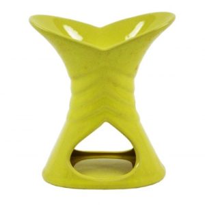 Aromalampa žltá je skvelá pre použitie s vonnými olejmi alebo vonnými voskami. Pôsobí nádherne aj ako dekorácia.