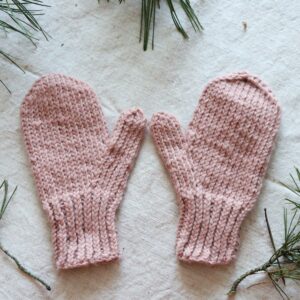 Ručne pletené ružové rukavice palčiaky s vlnou