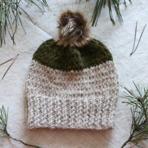 Anna Karashi Ručne pletená čiapka v prírodných farbách s alpakou